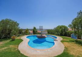 Tranquil Luxury: Sea View Villa with Pools, Gym, and More in Estoi