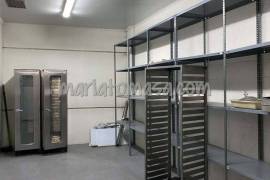 Spaciousness and excellent communication are guaranteed in this warehouse in Barakaldo