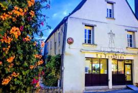 La Fontaine bar For Sale in Pouance