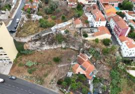 Land with approved project for 5 apartments in Ajuda