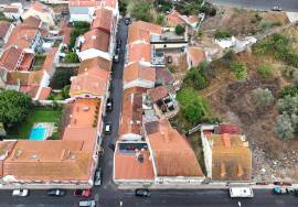 Land with approved project for 5 apartments in Ajuda