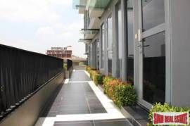 Ideo Mobi Sukhumvit 81 - One Bedroom Duplex with Open Green Views Near On Nut