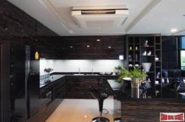 Spectacular Four Bedroom Duplex with Contemporary Amenities in Suthep