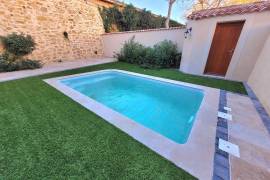 Renovated Barn With Courtyard And Swimming Pool