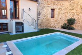 Renovated Barn With Courtyard And Swimming Pool