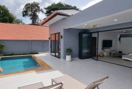 Brand New 3 Bed 4 Bath Pool villa in Chalong near Big Buddha // 10 mins to beaches and schools