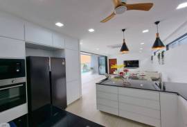 Brand New 3 Bed 4 Bath Pool villa in Chalong near Big Buddha // 10 mins to beaches and schools