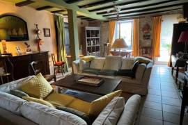 €182950 - Beautiful Charentaise House with a Pleasant Private Courtyard