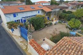 €182950 - Beautiful Charentaise House with a Pleasant Private Courtyard