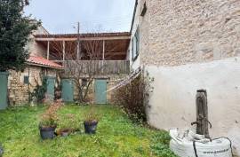 €222000 - Beautiful Town House - Great Potential for Chambres d'Hotes