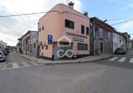 Commercial building with restaurant/barbecue area in Vila Nova de Anços.