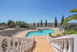 Silves – 3-bedroom country villa with panoramic views and swimming pool