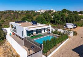 Loule - Stunning 3-bedroom Villa in a quiet location with a private swimming pool