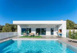 Loule - Stunning 3-bedroom Villa in a quiet location with a private swimming pool