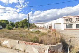 Industrial warehouse for sale in Crevillente, Alicante.