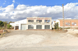 Industrial warehouse for sale in Crevillente, Alicante.