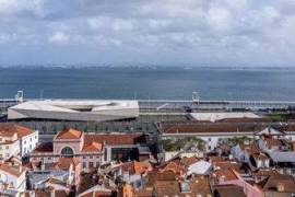 RESIDENTIAL BUILDING IN ALFAMA