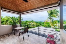 Casa Amani: Walking Distance to the Beach and Downtown Tamarindo!