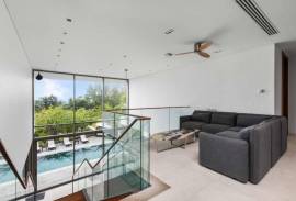 Elegant 4-bedroom Patio Duplex with Private Pool and Stunning Sea Views