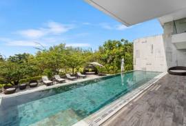 Elegant 4-bedroom Patio Duplex with Private Pool and Stunning Sea Views