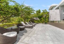 Elegant 4-bedroom Patio Duplex with Private Pool and Stunning Sea Views