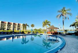 106 Half Moon Circle B1, Hypoluxo, FL 33462