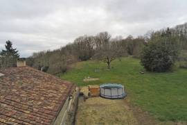 €70000 - Attractive 2 Bedroom Country House With Lovely Outside Space And Views.