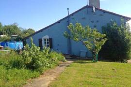 €70000 - Attractive 2 Bedroom Country House With Lovely Outside Space And Views.