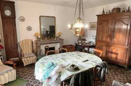 €249950 - Beautiful 17th Century House For Sale with Park and Outbuildings