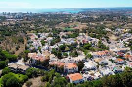 Modern 3 + 1 Bedroom Villa in Portimão - Alvor - Algarve