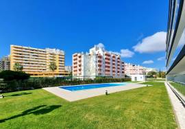 T1 Semi New with Pool in Gated Community with Pool and Box Garage - Praia da Rocha