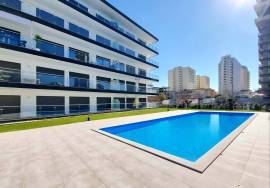 T1 Semi New with Pool in Gated Community with Pool and Box Garage - Praia da Rocha