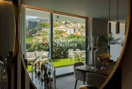 Madeira Island | New 3 Bedroom Apartment | Center | Funchal City | Jacuzzi | Barbecue | Swimming pool