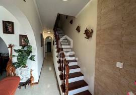 House with 3+2 Bedrooms - Santa Clara - Ponta Delgada