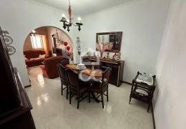 House with 3+2 Bedrooms - Santa Clara - Ponta Delgada