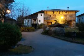 Rustic house for sale in Zeanuri