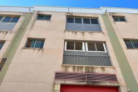 Warehouse for sale a second floor with elevator and loading dock in Elche