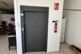 Warehouse for sale a second floor with elevator and loading dock in Elche