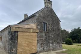 Detached Country House with Outbuilding