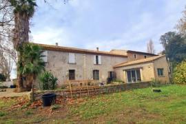 Former Wine Domain In The Heart Of The Vineyards