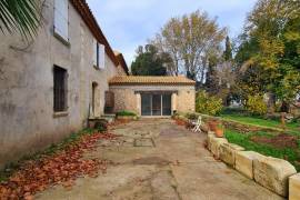 Former Wine Domain In The Heart Of The Vineyards