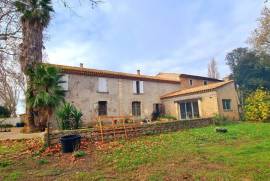 Former Wine Domain In The Heart Of The Vineyards