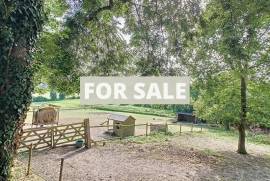 Detached Country House with Swimming Pool