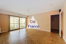 Charming Apartment in Great Location