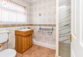 2 bedroom, Semi-detached bungalow for sale