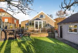 4 bedroom, Detached bungalow for sale