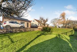 4 bedroom, Detached bungalow for sale