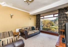 4 bedroom, Detached bungalow for sale