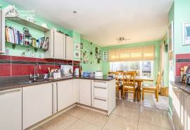 3 bedroom, Semi-detached house for sale