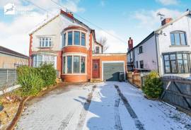 4 bedroom, Semi-detached house for sale